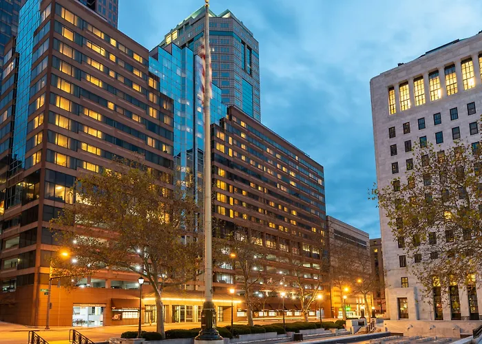 Hotel The Capital 4*