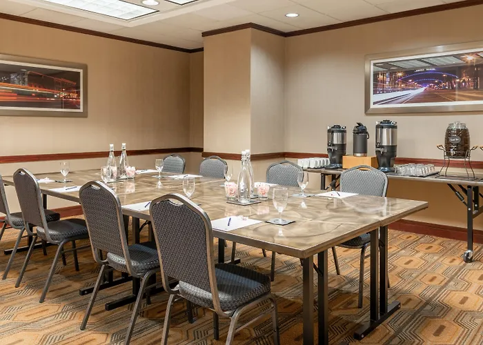 Hotel The Capital 4*