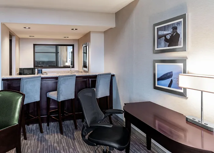 Hotel The Capital 4*