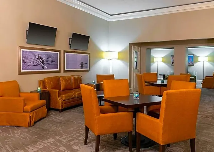 Hotel The Capital 4*